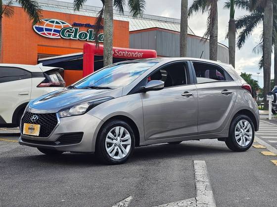 HYUNDAI HB20 1.6 COMFORT PLUS 16V FLEX 4P AUTOMÁTICO HYUNDAI HB20 1.6 COMFORT PLUS 16V FLEX 4P AUTOMÁTICO